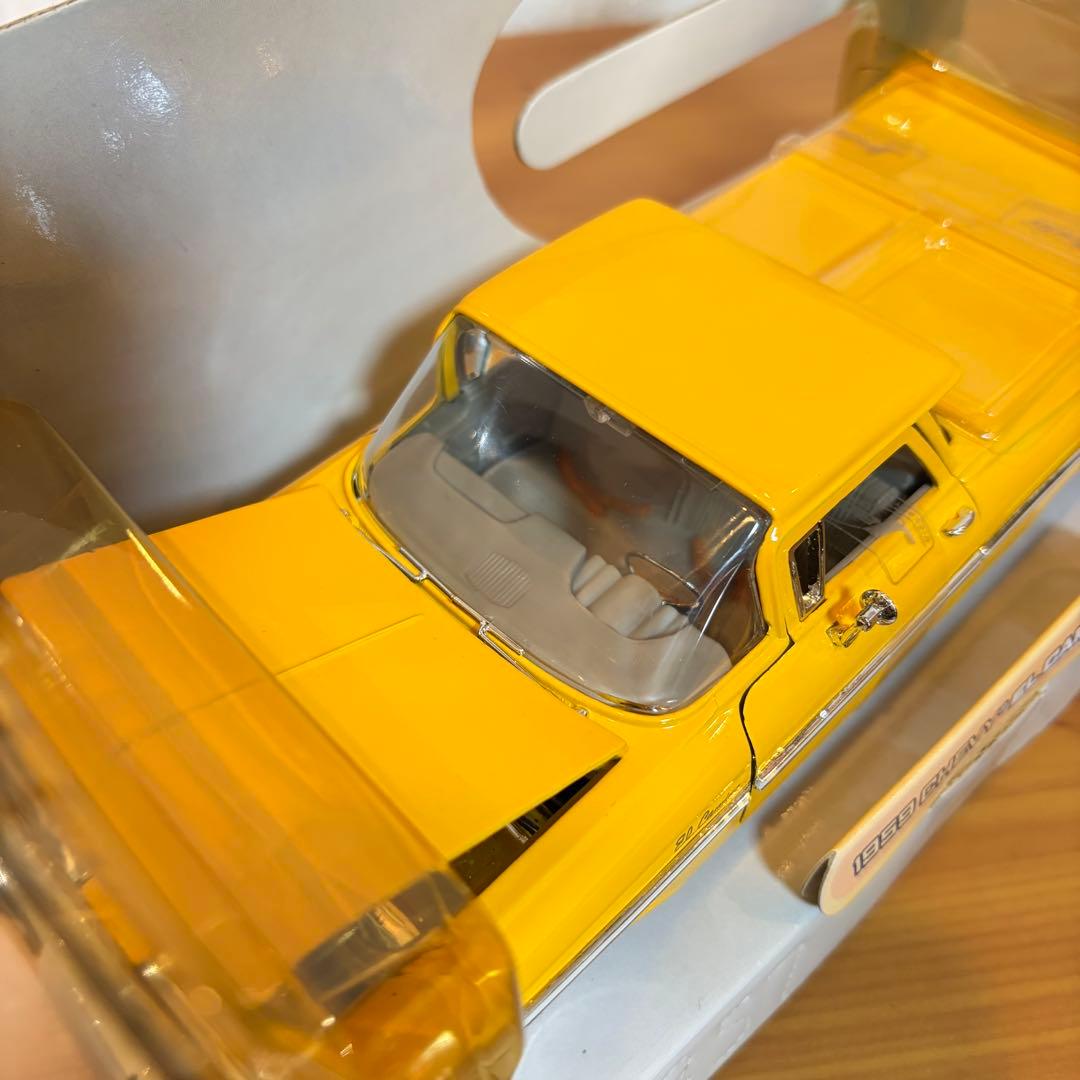 Jada Toys DUB CITY OLDSKOOL 1/24 車 ミニカー