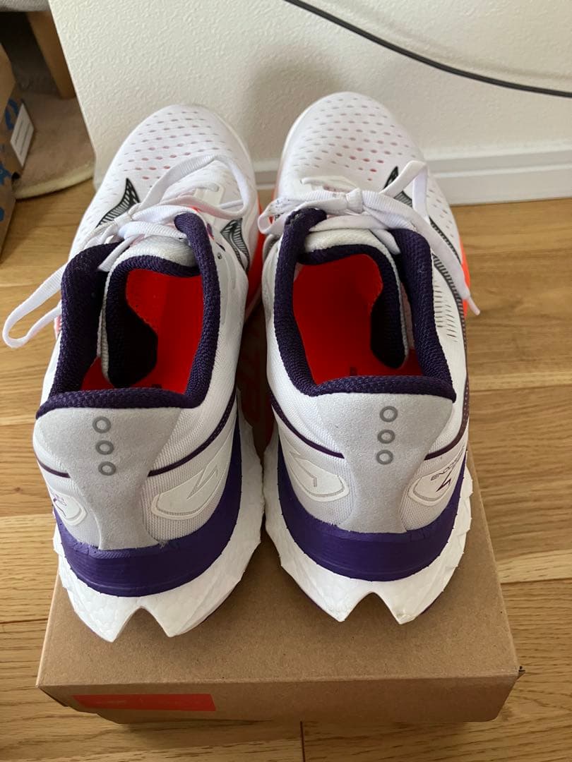 スパイク・シューズ Saucony Endorphin Speed 4 27.5cm