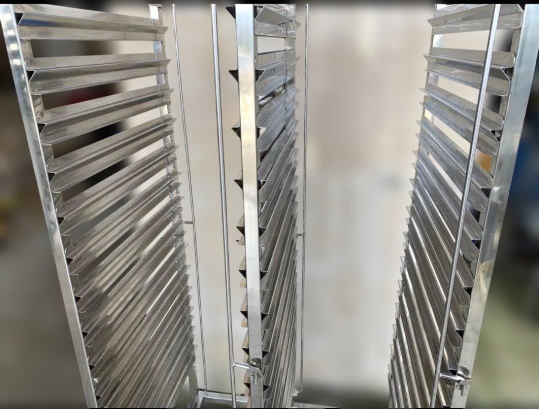 業務用ステンレス製ホテルパンラック 2列 15段 トレー30枚 キャスター付①