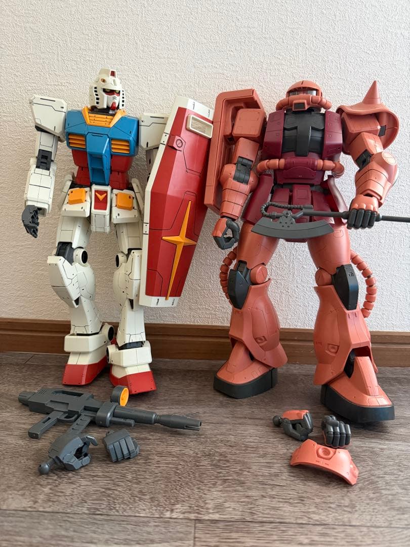 ガンプラ ガンダム、シャア専用ザクメガサイズモデルセット　ジャンク完成品