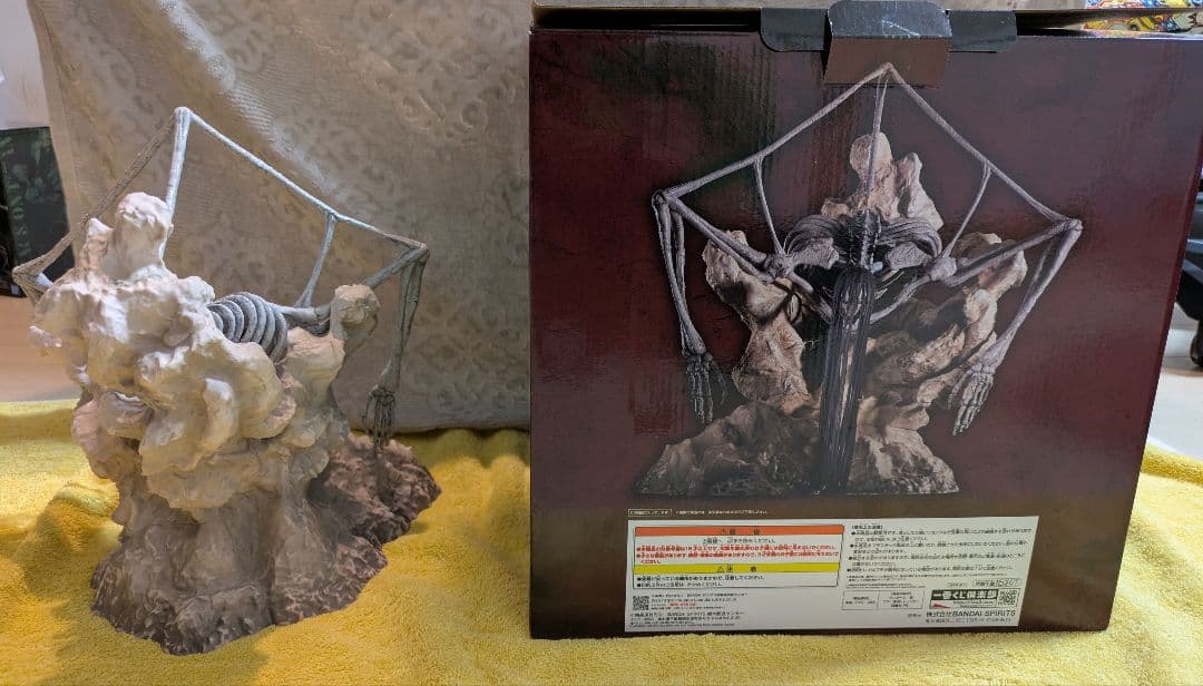 (2639)進撃の巨人フィギュア〜終尾の巨人〜✨️箱付き