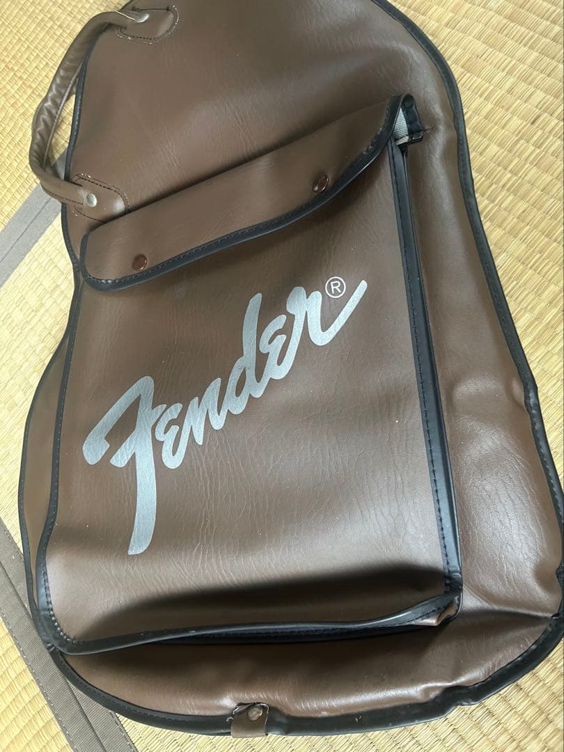 Telecasterタイプ（Fenderギターケース付き）
