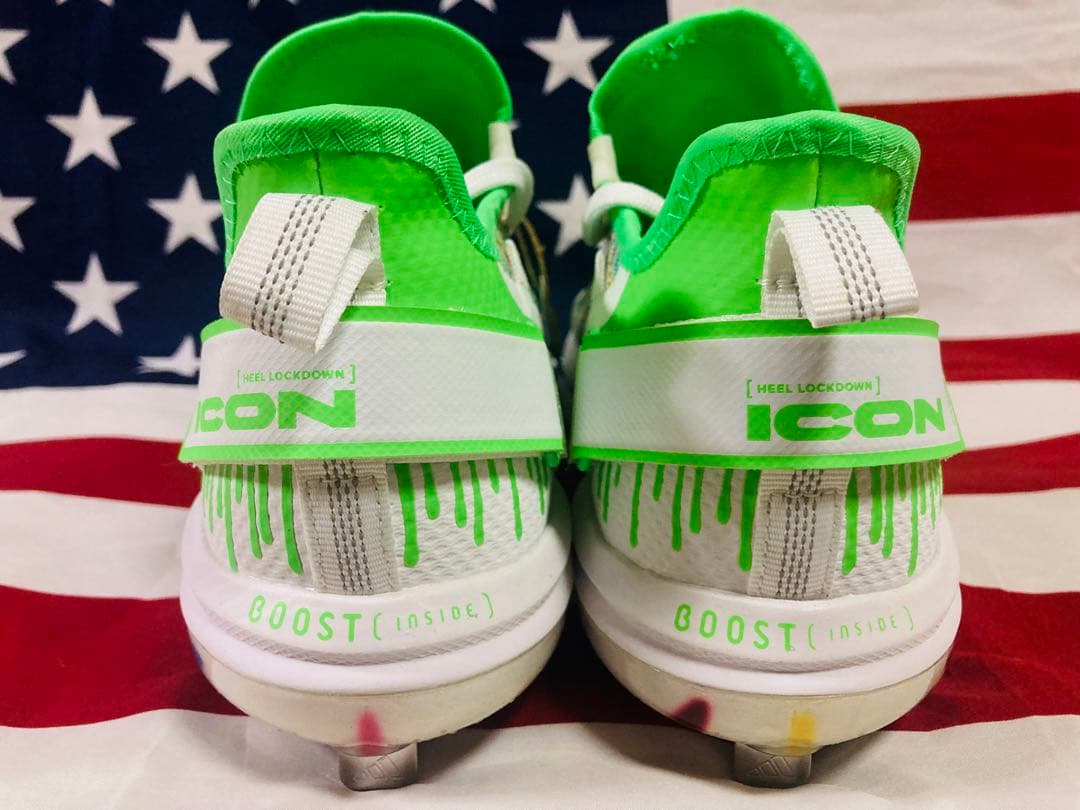 新品未使用adidas アディダスICON BOOST Dripped out