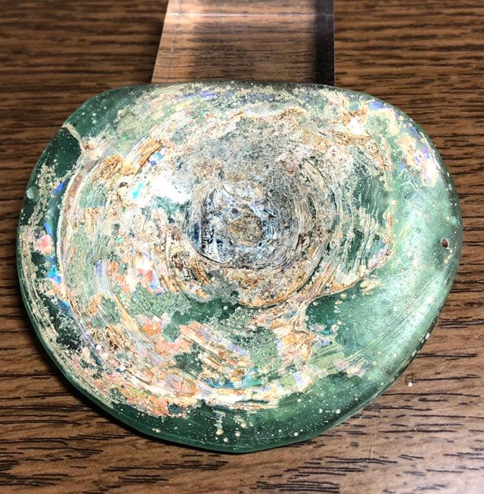 手のひらサイズ、ローマングラス　ボトル片