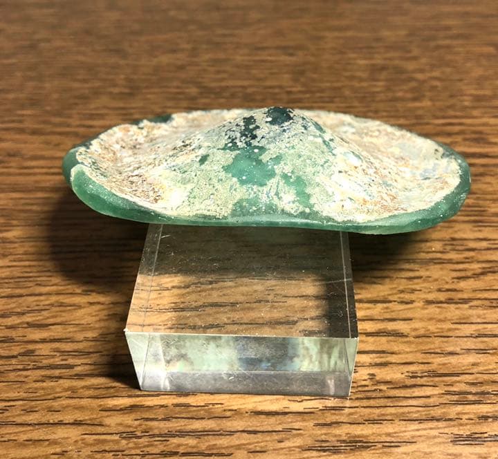 手のひらサイズ、ローマングラス　ボトル片