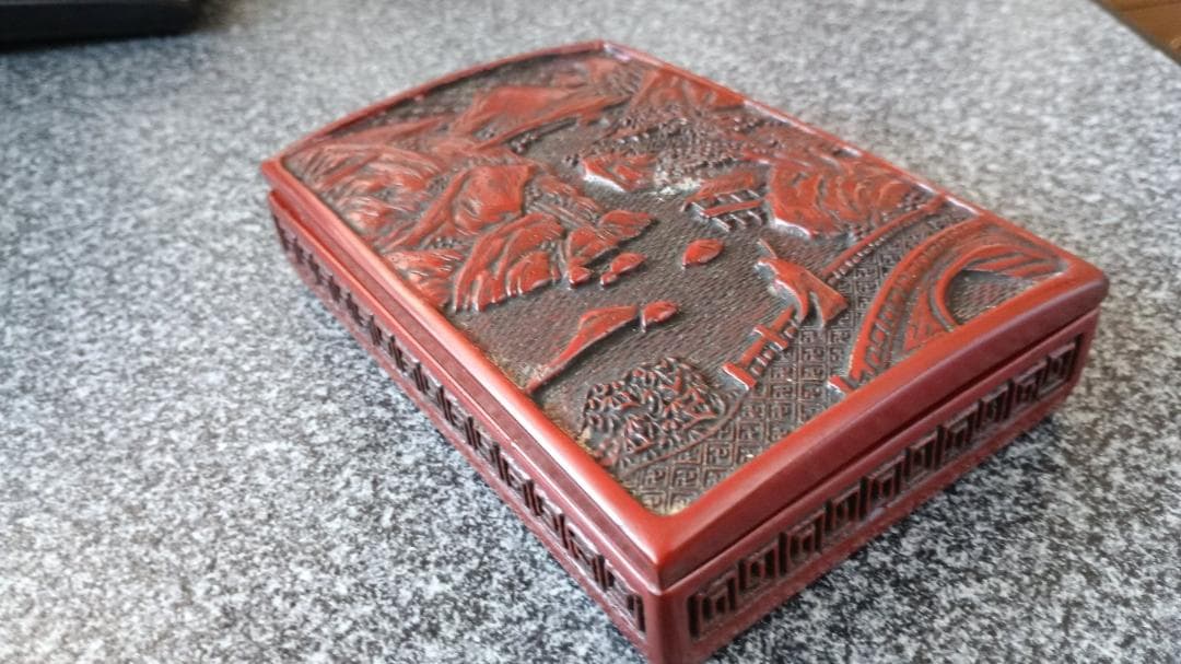 逸品・仙台永楽堆朱文箱　大正～昭和初期／家族を繋ぐ美術工芸品