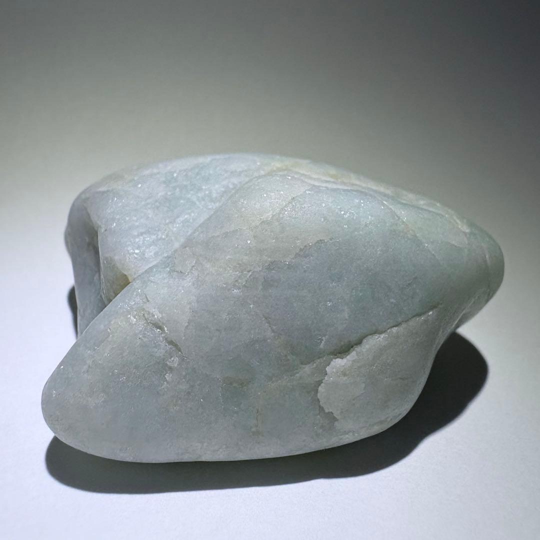 糸魚川　翡翠　ヒスイ　ひすい　海石　約68g