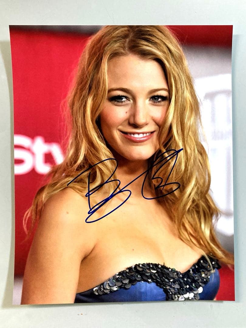 ブレイク・ライヴリー… 直筆サイン入り超 大型写真…