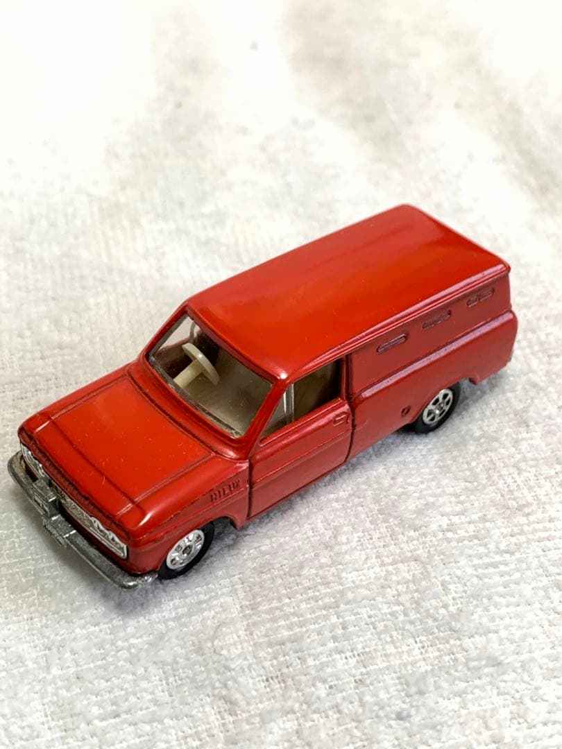 トミカ トヨタ ハイラックス 郵便車(黒箱　日本製)シール未使用