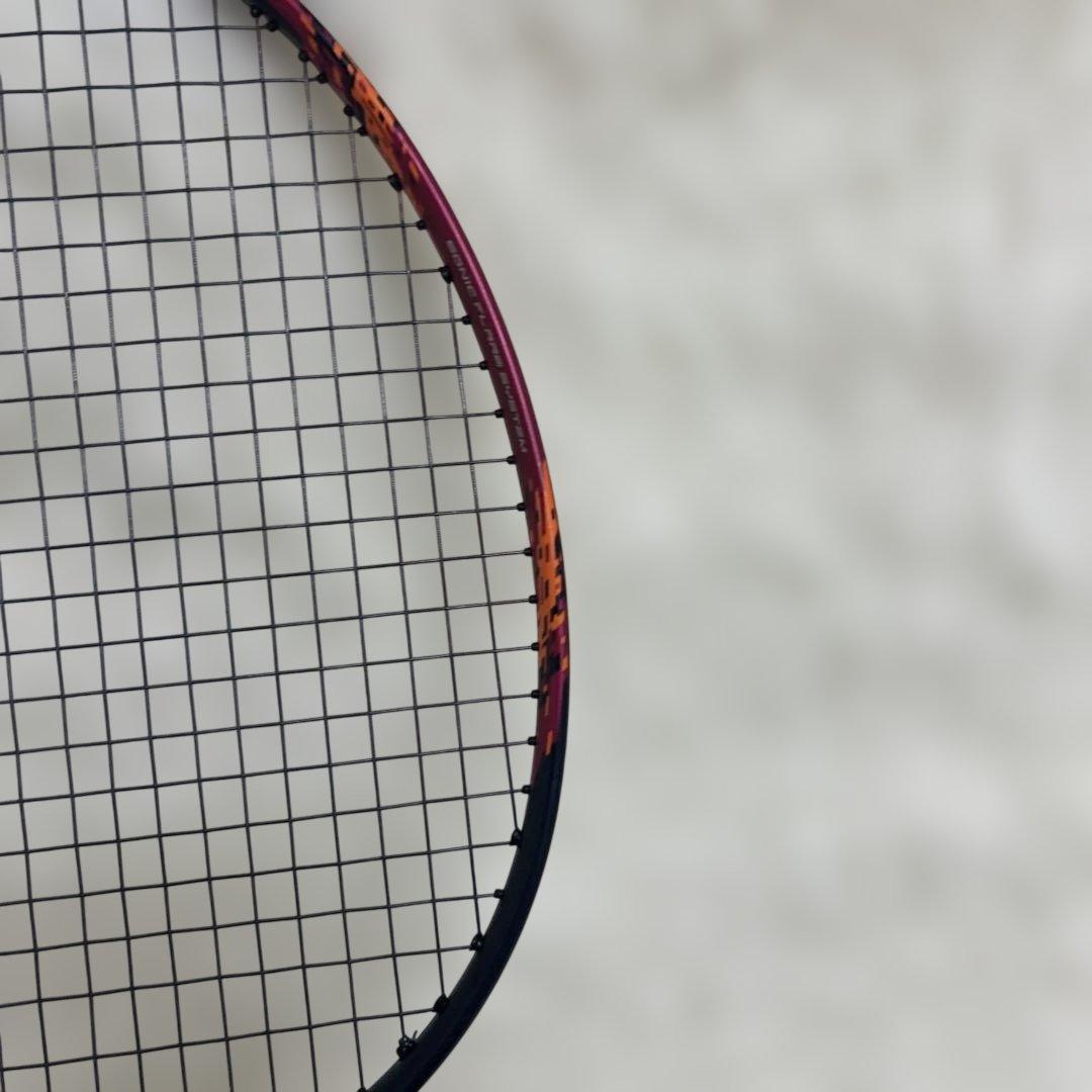 【極美品】ヨネックス　バドミントンラケット ナノフレア700