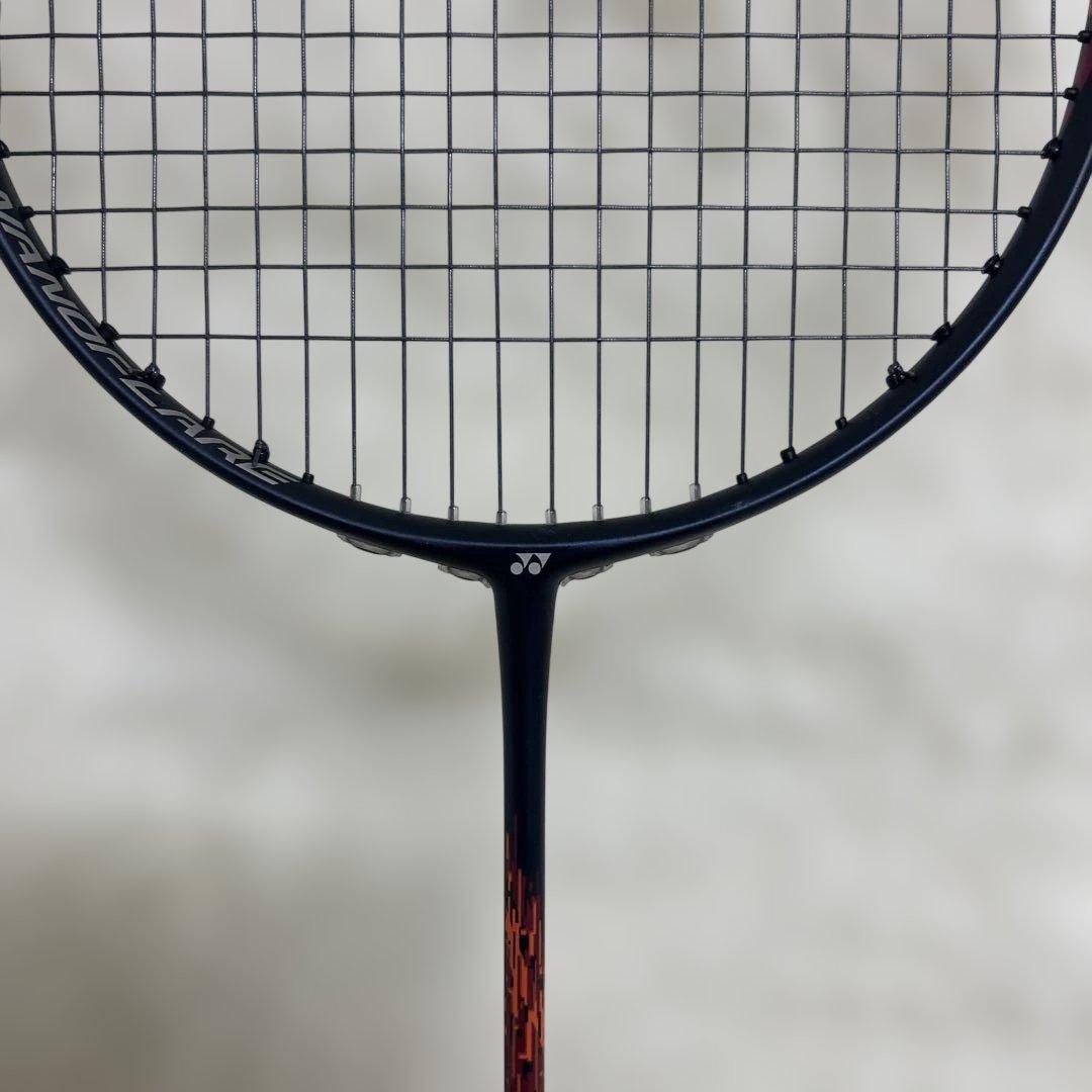 【極美品】ヨネックス　バドミントンラケット ナノフレア700