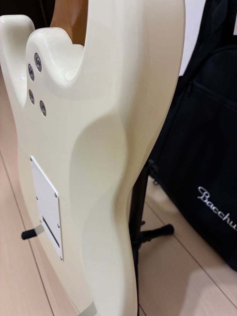 HISTORY HST/SSH-Performance ホワイト 弦は新品交換済