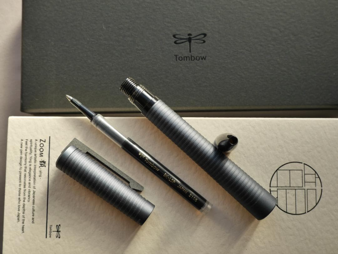 トンボ鉛筆　水性ボールペン「ZOOM韻　砂紋」