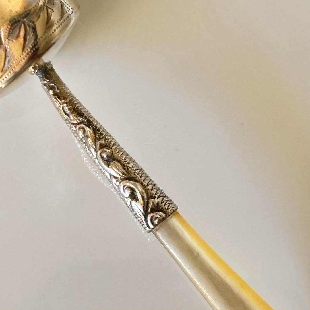 英国製　純銀　ティーキャディスプーン　スコップ型　白蝶貝ハンドル