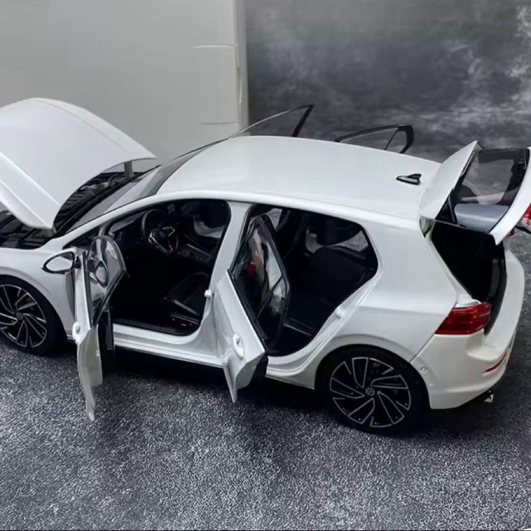 NOREV Volkswagen Golf 1/18スケールモデル