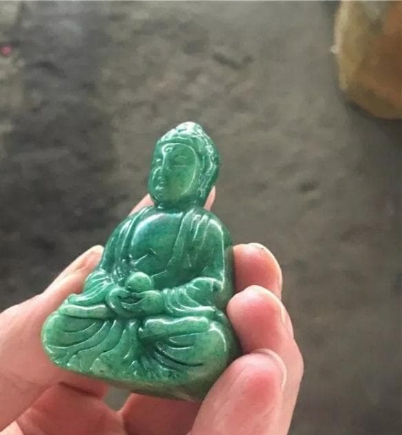 玉石 仏像　唐物 飾り物 碧玉彫刻　釈迦如来坐像
