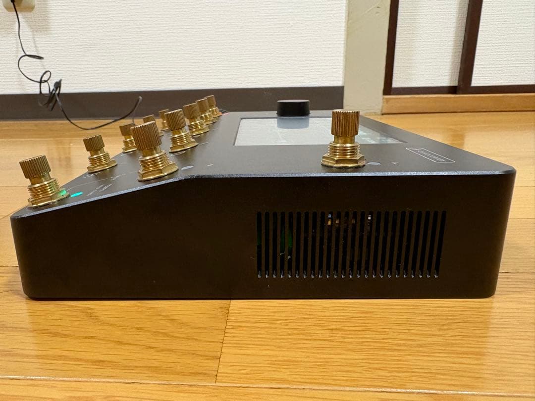 【24時間限定値下げ】Quad Cortex Black & Gold