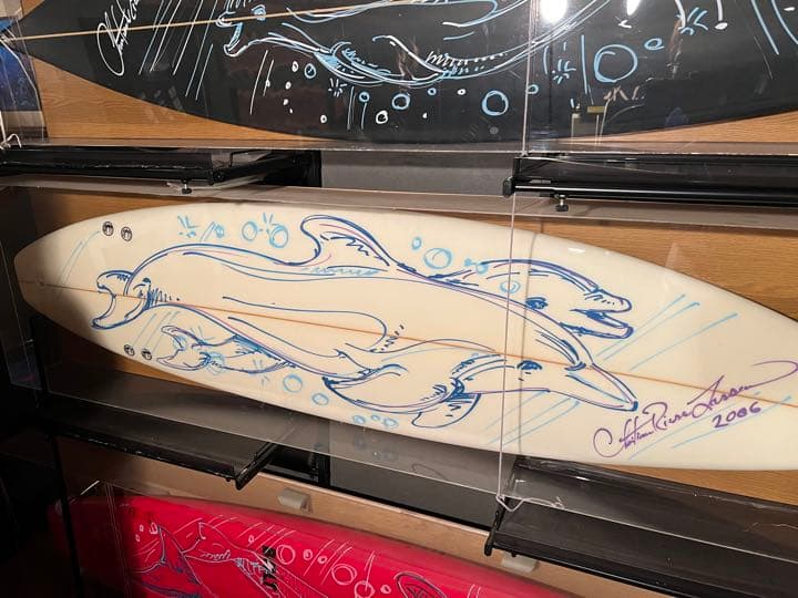 ラッセン直筆サーフボード