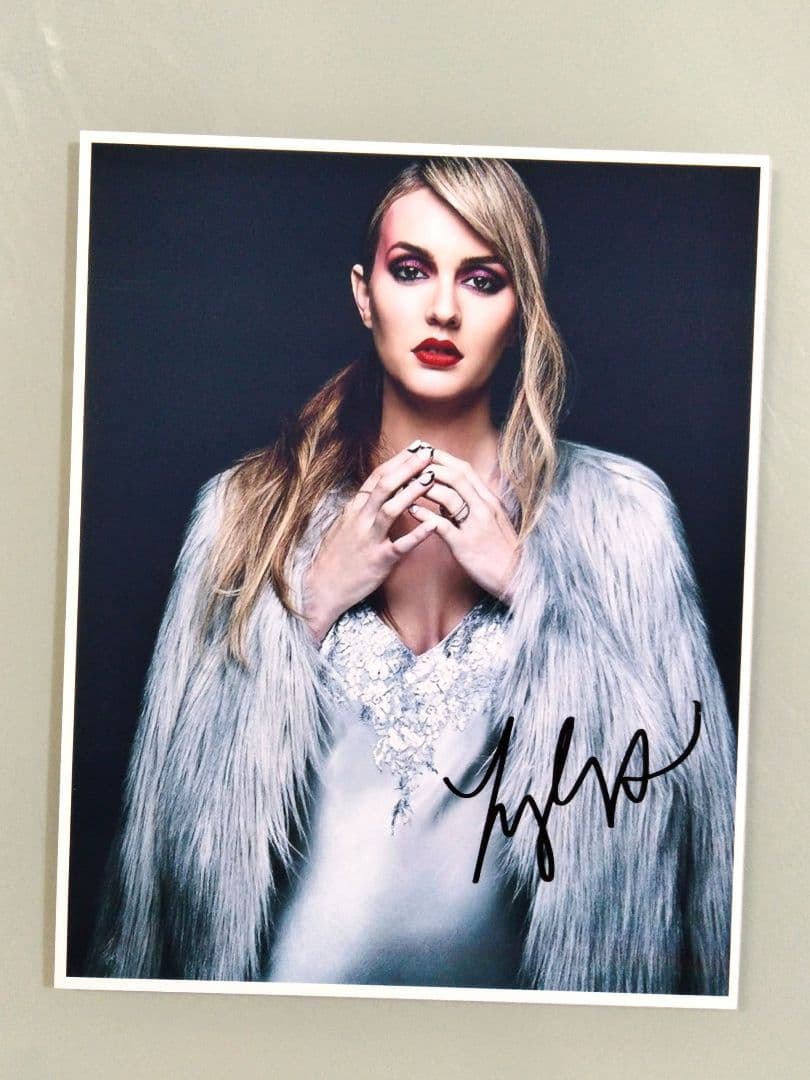 セール中…ハンナ・ファーガソン直筆サイン入り特大写真…