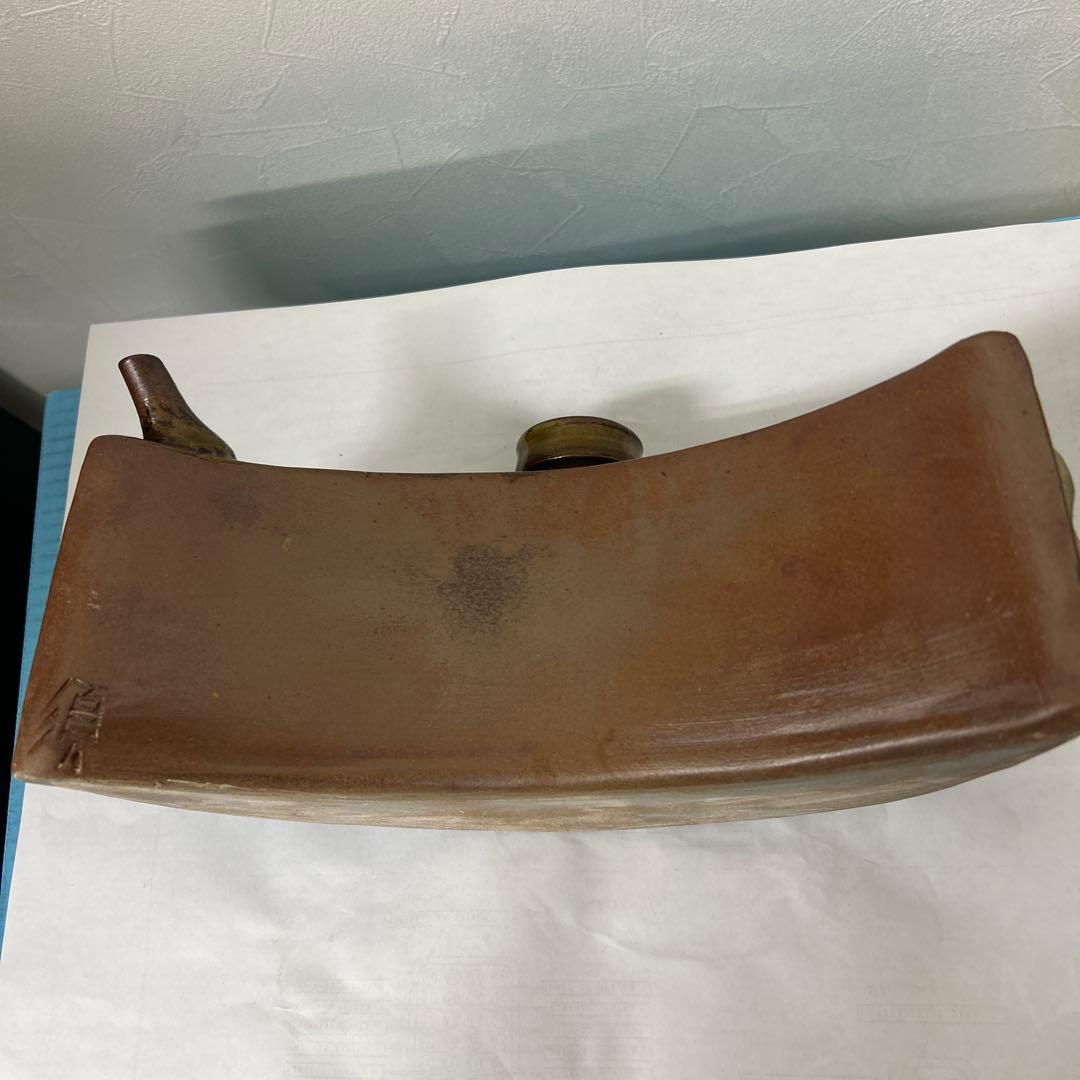 魚模様の半月型陶器器