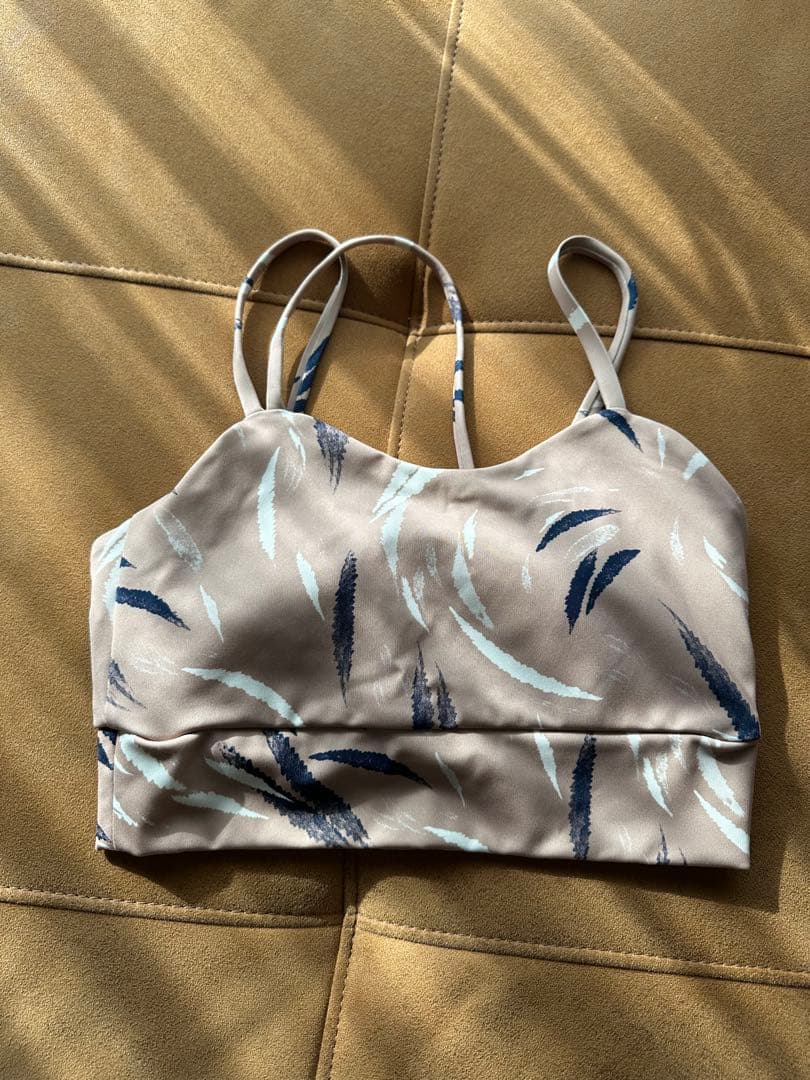 emmi yoga leaf柄ブラトップ＆レギンス