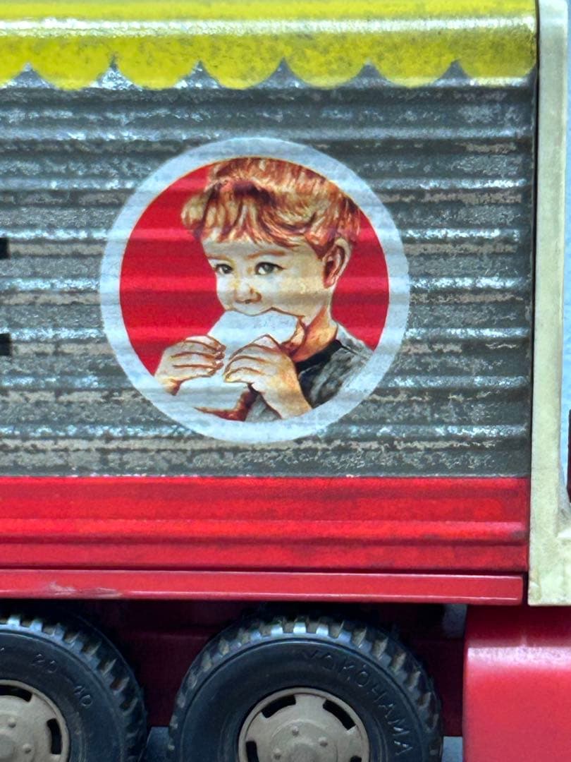 ヤマザキトラック　ブリキのトラック　ヤマザキパン レトロ　ブリキのオモチャ