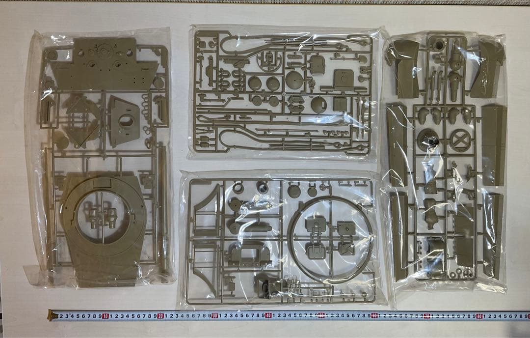 タミヤ　1/16 ラジコン　キングタイガー（ポルシェ砲塔）