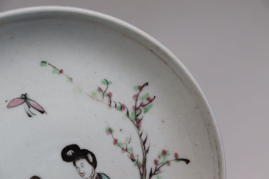 中国　清時代　粉彩　人物紋小皿　送料込み1014