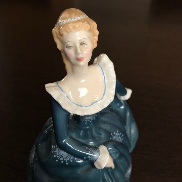 ロイヤル・ドルトン フィギュア フレグランス Fragrance HN 2334