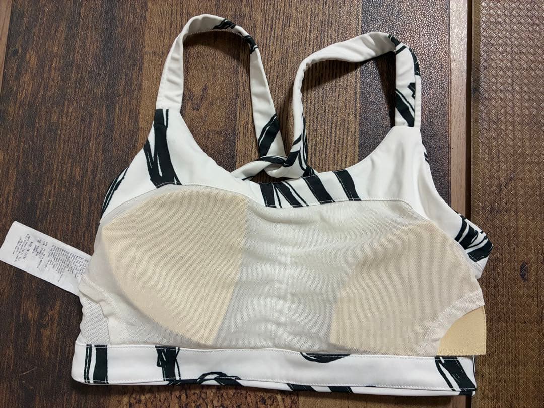 新品＆新品同　emmi yoga　ニュアンスパターン　ヨガウェア　白×黒