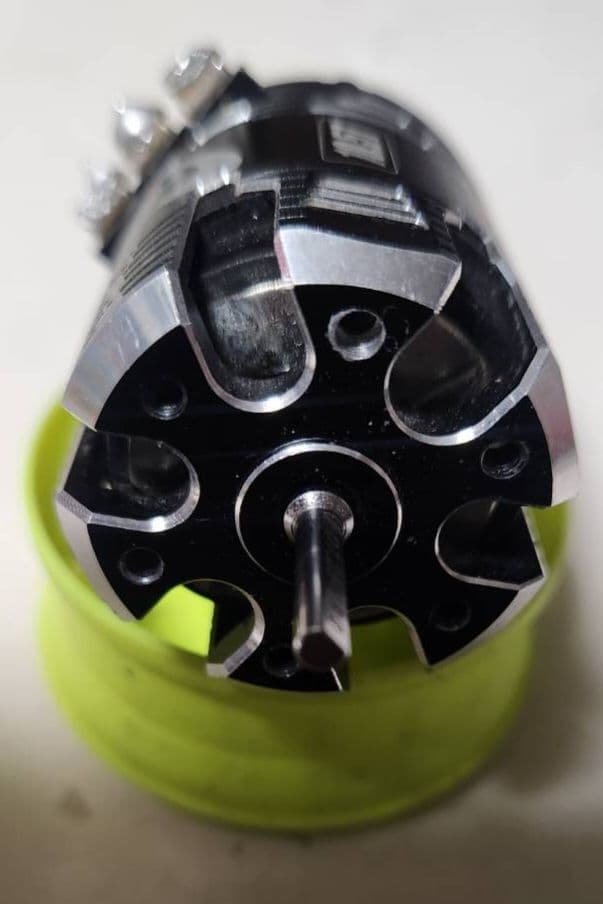 Reve-D ABSOLUTE1ブラシレスモーター10.5T