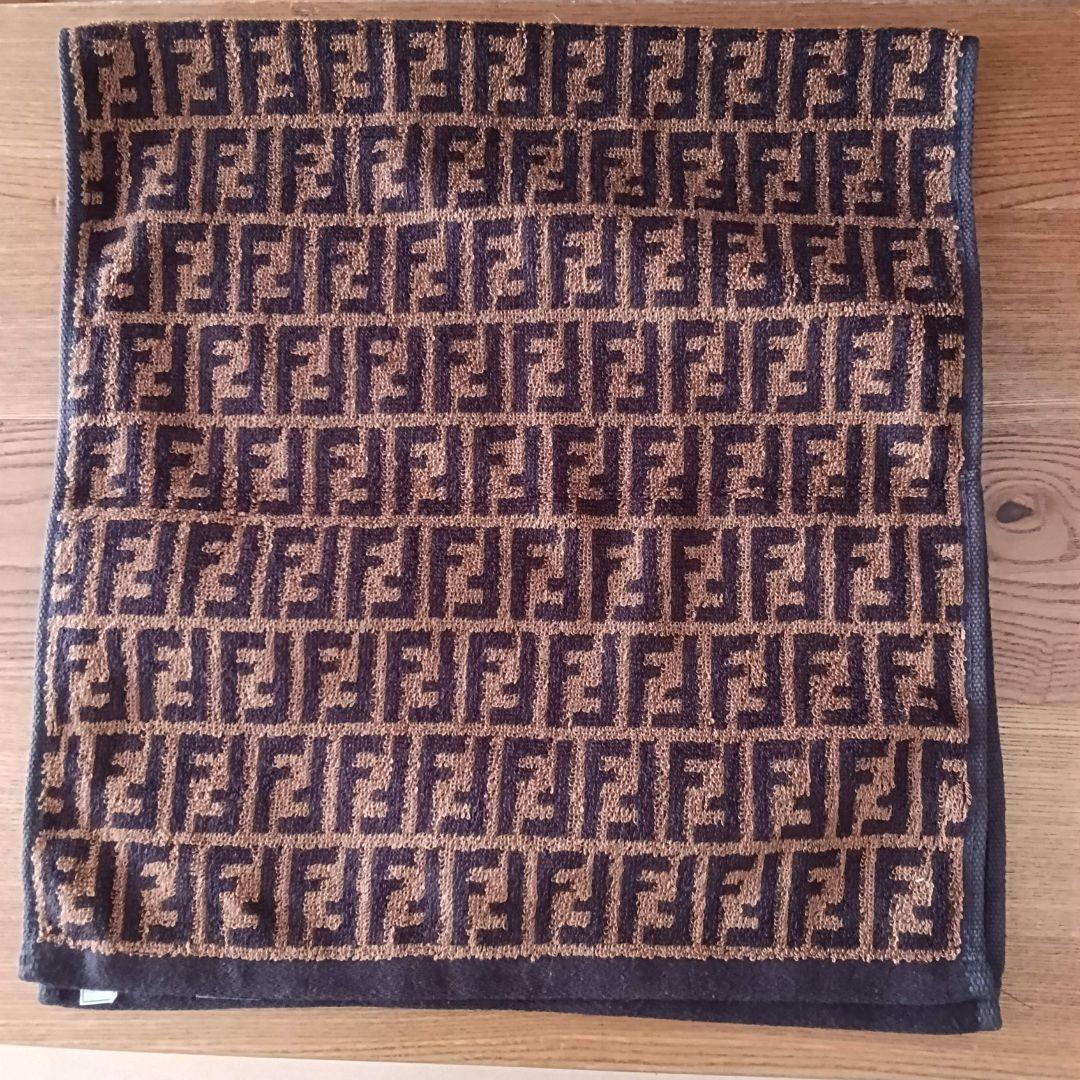 FENDI フェイスタオル　ハンドタオル　ズッカ