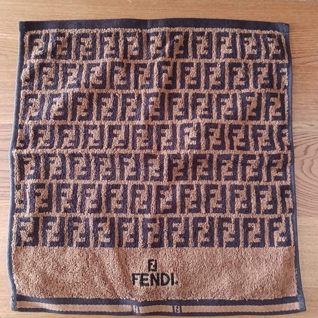 FENDI フェイスタオル　ハンドタオル　ズッカ