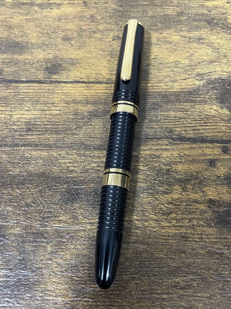 未使用に近い　1970年代　初期型　ギャザード　エボナイト　14金　万年筆　中字