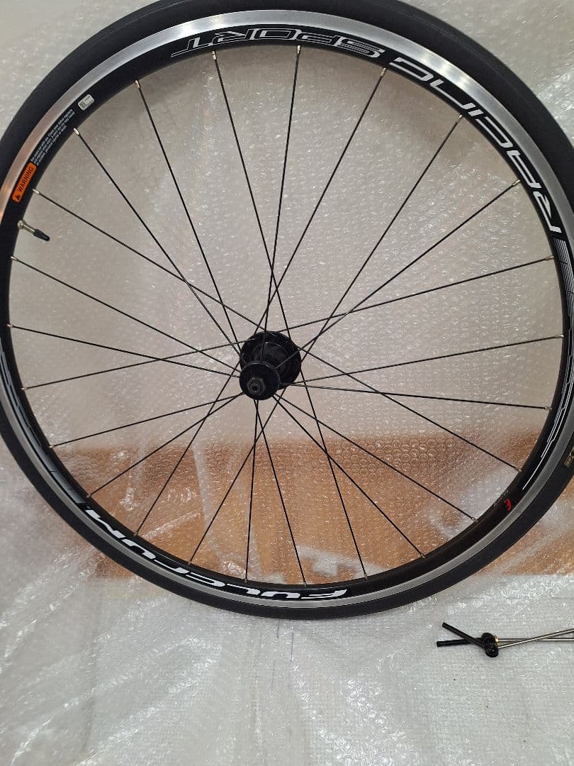 ほぼ新品フルクラムレーシング　スポーツ　ホイール　タイヤ付き