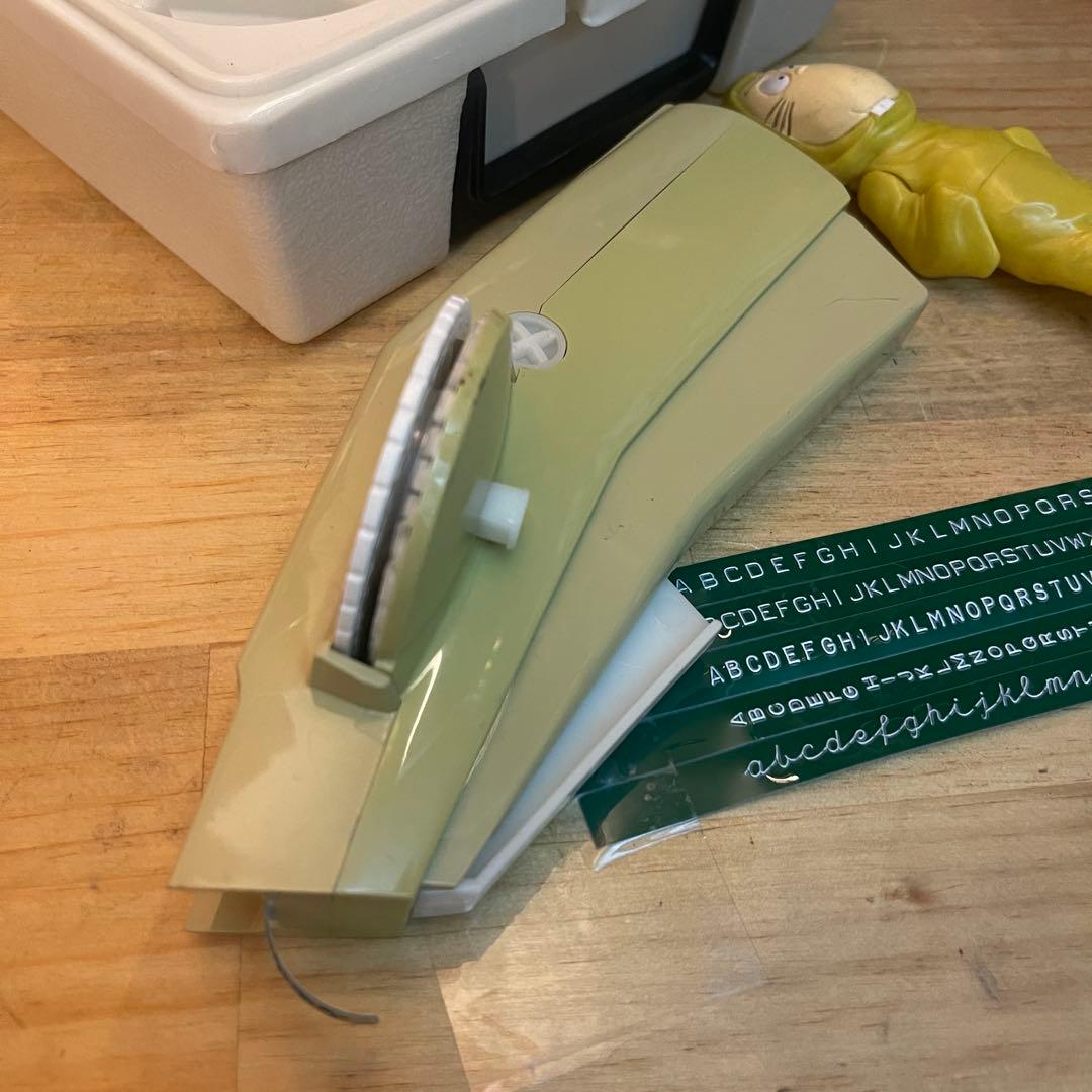 ■製品保証■ 【繋がる筆記体・文字盤4個】ダイモ M-6 DYMO 171-1