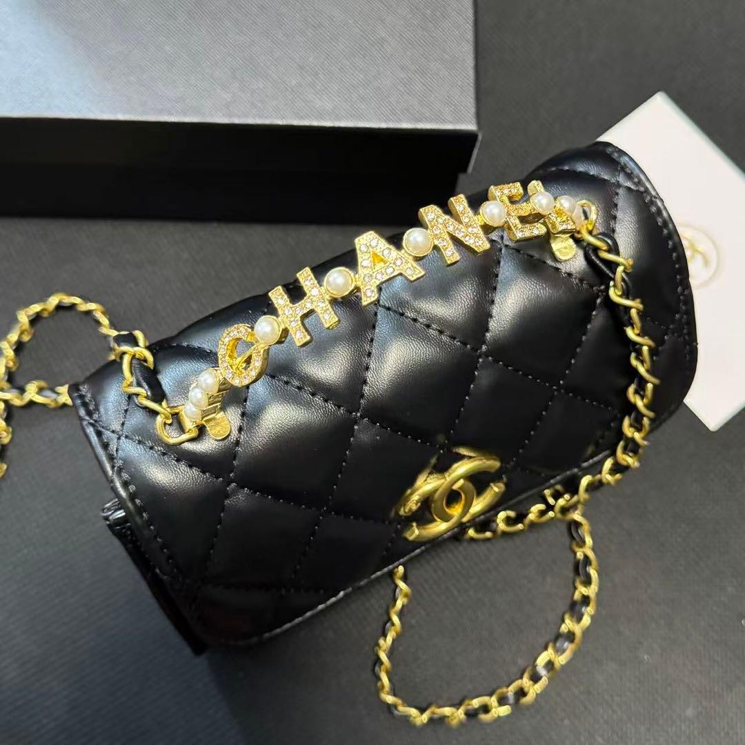 VIP顧客限定 ノベルティホワイト キルティング ショルダーバッグ ブラック