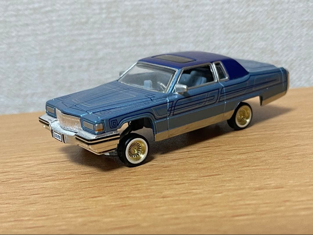 1/64 ローライダー キャデラック ブロアム ミニカー jadatoys
