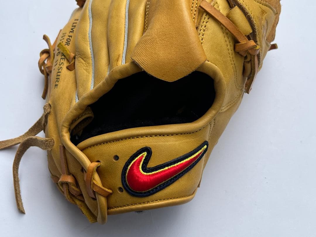 NIKE 一般軟式投手用グローブ 松坂大輔 限定モデル 右投げ用 当時物 即戦力