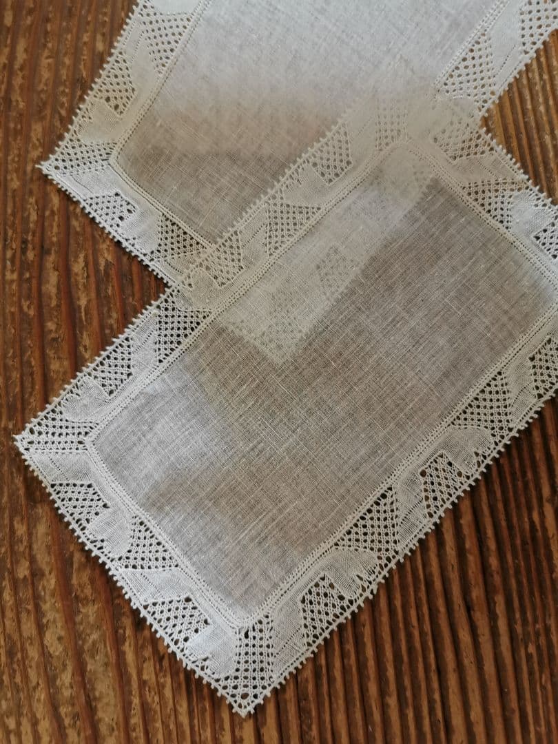 アンティーク フランダースレース 花頭を垂れた薔薇スクエアドイリー ティータオル