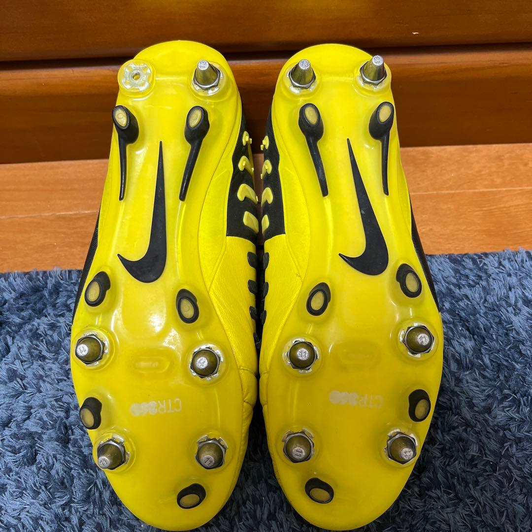 大久保嘉人のサイン入りスパイク