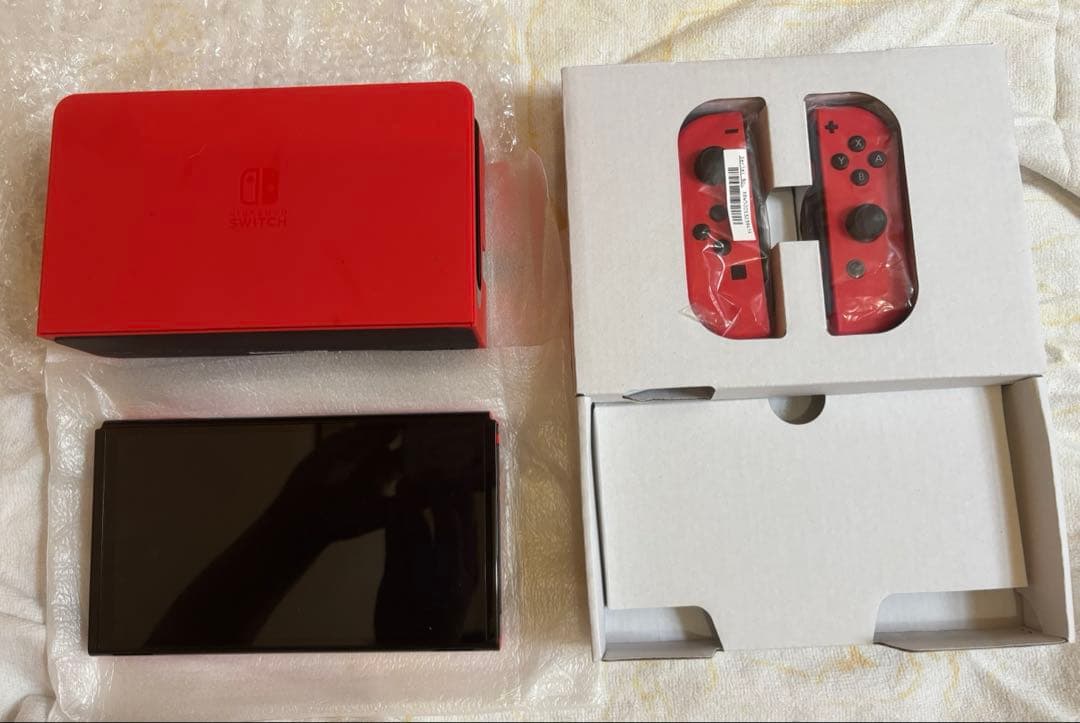 ほぼ未使用　Nintendo Switch マリオレッド 有機el 本体 美品