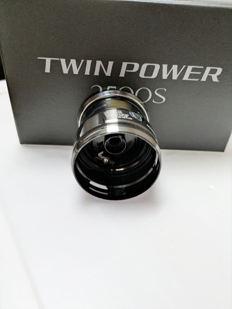 24ツインパワー　2500S　純正スプール　新品未使用