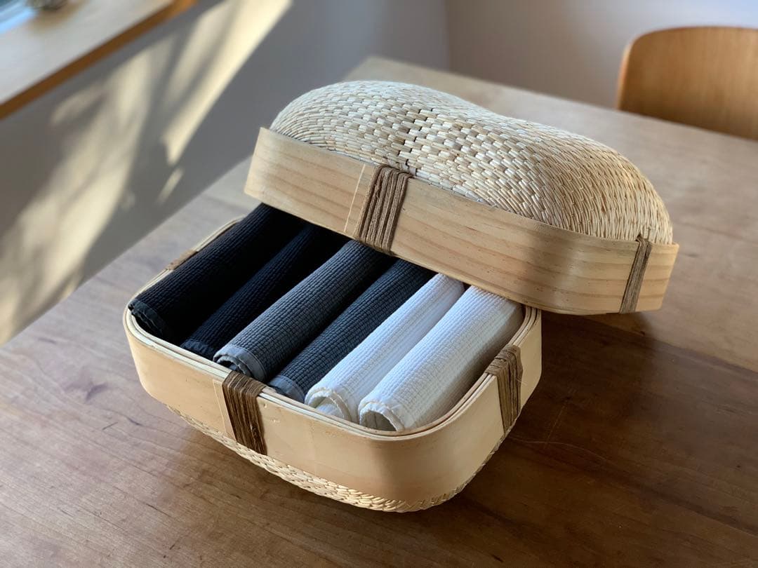 韓国　柳行李　李朝　伝統工芸品　かご　中