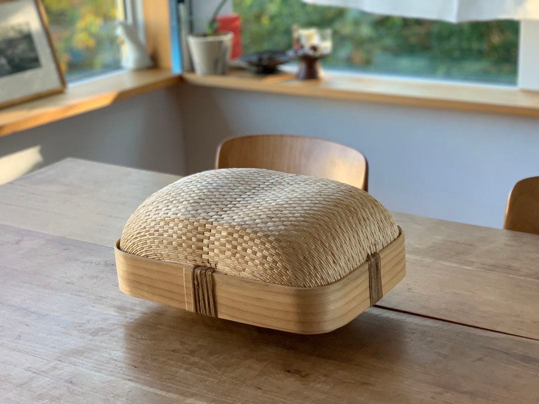 韓国　柳行李　李朝　伝統工芸品　かご　中