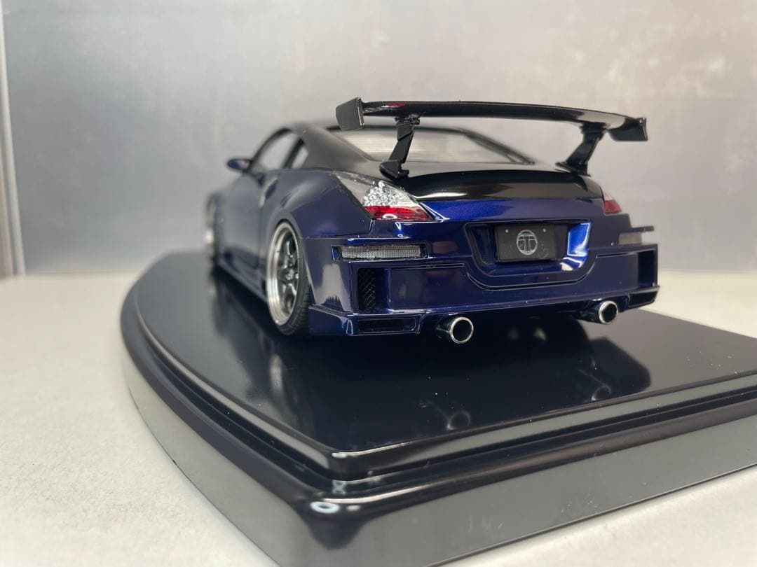 アオシマ1/24プラモデル完成品　Z33フェアレディZ