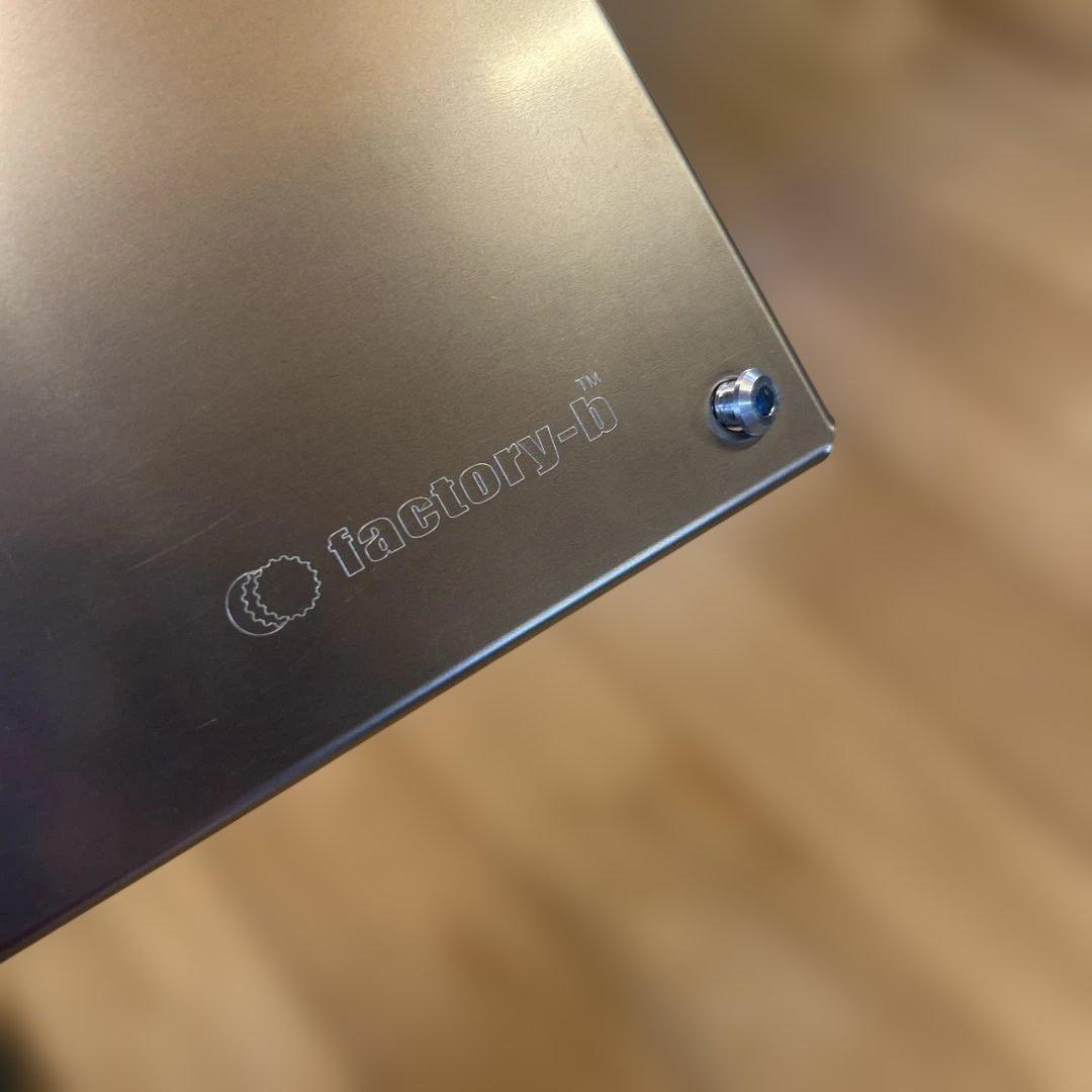 factory-b × Peakfourteen コラボ折りたたみテーブル