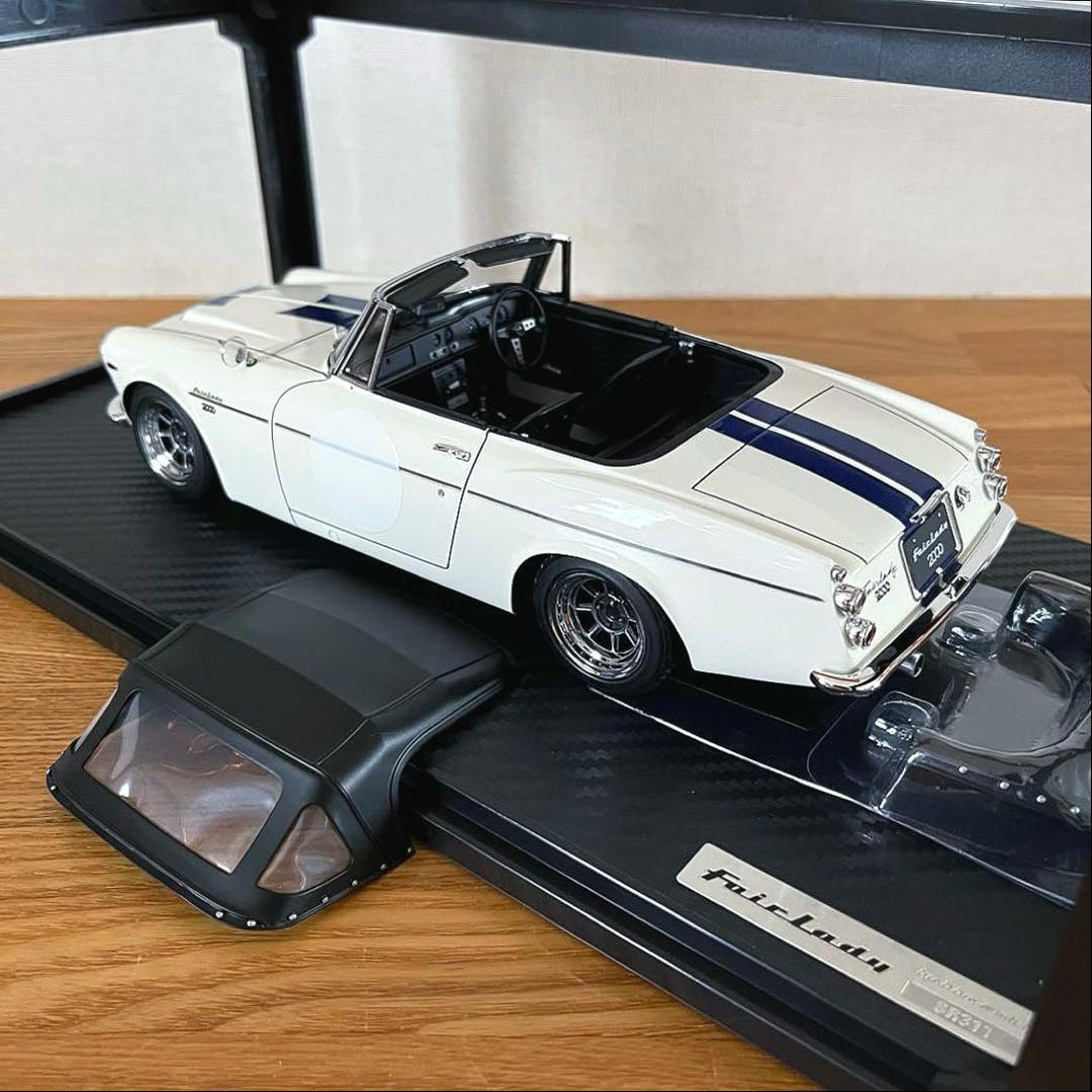 【ミニカー 美品】イグニッションモデル 1/18 ダットサン フェアレディ