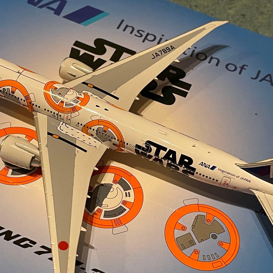 ANA 777-300ER スターウォーズ JA789A BB8 av 400