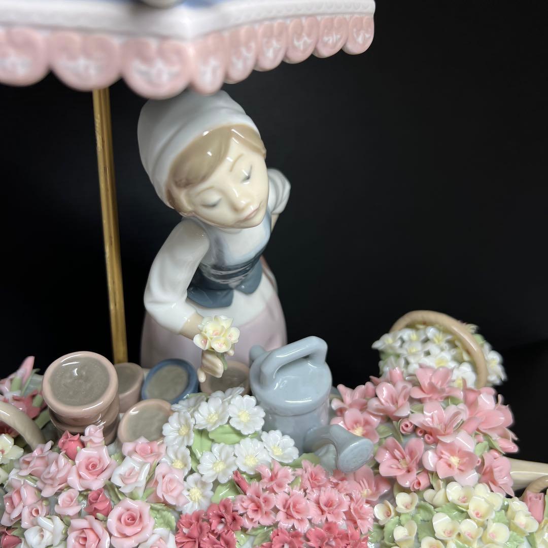 専用リヤドロ　「公園通りの花屋さん」最大高さ約30.5㎝　東Y7-1202☆1F